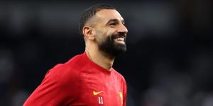 محمد صلاح ينشر صورة من احتفاله وأسرته بعيد الميلاد