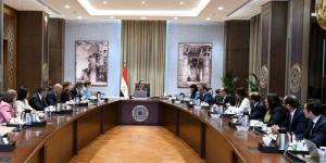 مدبولي:
      مصر
      تتصدر
      عمليات
      البنك
      الأوروبي
      لإعادة
      الإعمار
      والتنمية
      في
      جنوب
      وشرق
      المتوسط
      للعام
      السابع
      على
      التوالي -شوف 360 الإخباري