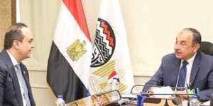 مصر:
      وزير
      قطاع
      الأعمال
      يبحث
      مع
      رئيس
      الرعاية
      الصحية
      دعم
      الصناعة
      الوطنية
      والتنمية
      المستدامة - شوف 360 الإخباري