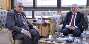 رئيس
      مجلس
      الدولة
      يستقبل
      «الشوربجي»
      ويبحثان
      تعزيز
      التعاون
      المشترك - شوف 360 الإخباري