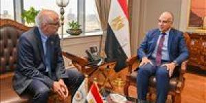 وزير
      الري
      يبحث
      تعزيز
      التعاون
      البحثى مع
      معهد
      البحر
      الأبيض
      المتوسط
      للمياه - شوف 360 الإخباري