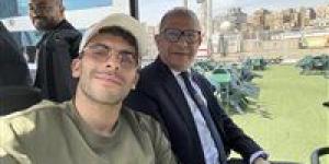 بعد
      التحقيق
      الرسمي..
      زيزو
      والمحامي
      أشرف
      عبد
      العزيز
      في
      جولة
      VIP
      داخل
      نادي
      الزمالك - شوف 360 الإخباري