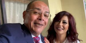 وصول جثمان زوجة محمد مصطفى شردى لمسجد الشرطة - شوف 360 الإخباري