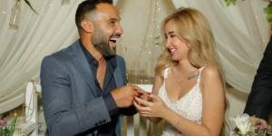بعد
      الفيديو
      المثير
      للجدل
      مع
      هنا
      زاهد
      ..
      أحمد
      فهمي
      يوضح - شوف 360 الإخباري