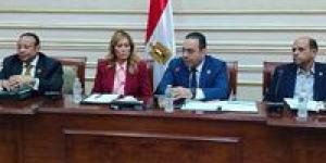 ٢٨
      توصية
      ..
      رياضة
      النواب
      تطالب
      الأكاديمية
      الوطنية
      للتدريب
      بتوجيه
      برامج
      متخصصة
      لشباب
      المصريين
      بالخارج - شوف 360 الإخباري
