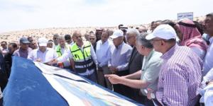 بطول
      341
      كيلو
      متر..
      وزير
      النقل
      يتفقد
      أعمال
      إنشاء
      خط
      سكة
      حديد
      «بئر
      العبد
      -
      العريش» - شوف 360 الإخباري