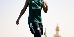 سعد الشهري يجهز لاعبي الاتفاق للأهلي بجمل تكتيكية ومناورة كروية - شوف 360 الإخباري