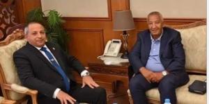 لظروف
      صحية..
      كامل
      أبو
      علي
      يستقبل
      من
      مجلس
      إدارة
      المصري - شوف 360 الإخباري