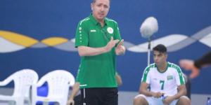 محمد بن الشيخ يشرف على تدريب المنتخب الاول لكرة الطائرة  - شوف 360 الإخباري