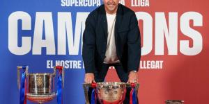 برشلونة يمدد عقد مدربه الالماني فليك حتى 2027  - شوف 360 الإخباري