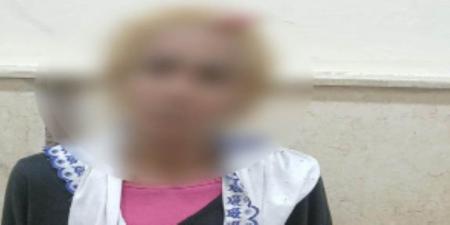 كشف ملابسات تداول فيديو تضمن تعرض سائح لمضايقات من بائعة حال سيره بالقاهرة وضبط مرتكبة الواقعة - شوف 360 الإخباري