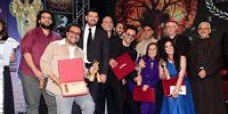 أسماء
      جلال
      أفضل
      ممثلة
      دور
      ثان
      بالمركز
      الكاثوليكي
      المصري
      للسينما - شوف 360 الإخباري