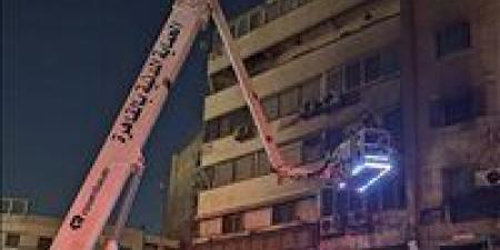 المعمل
      الجنائي
      يعاين
      موقع
      حريق
      مطعم
      بميدان
      سفير
      لتحديد
      أسباب
      الحادث - شوف 360 الإخباري