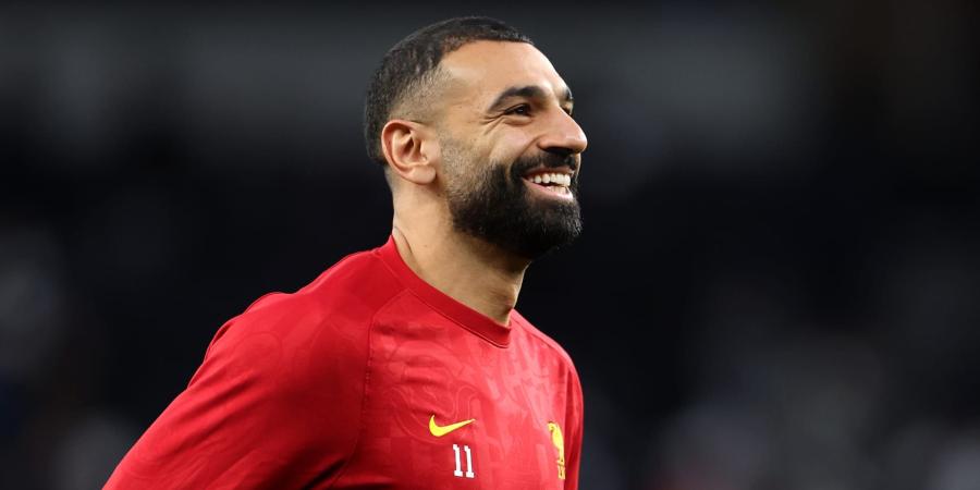 محمد صلاح ينشر صورة من احتفاله وأسرته بعيد الميلاد