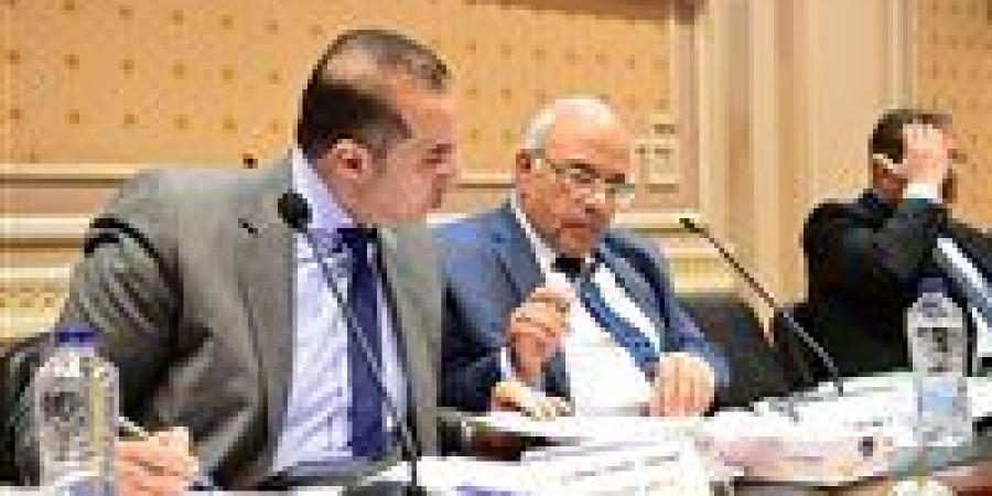 محمود
      فوزي:
      مجلس
      النواب
      تعامل
      بمسؤولية
      كبيرة
      مع
      قانون
      الإيجار
      القديم
      واستمع
      لكل
      الأطراف - شوف 360 الإخباري