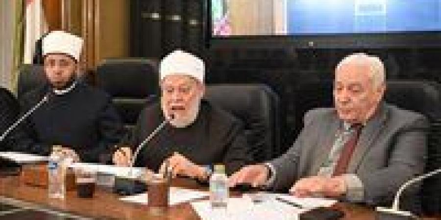 بعد
      إقرار
      دينية
      البرلمان..
      الإفتاء
      والأوقاف
      يزاحمان
      شيخ
      الأزهر
      في
      لائحة
      الفتوى
      بعد
      تدخل
      حمدي
      رزق
      وعلي
      جمعة - شوف 360 الإخباري