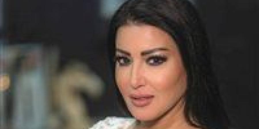 خاص|
      سمية
      الخشاب:
      اقرأ
      سيناريوهات
      للعودة
      إلى
      للسينما
      بعمل
      قوي
      بعد
      غياب
      ١٠
      سنوات - شوف 360 الإخباري