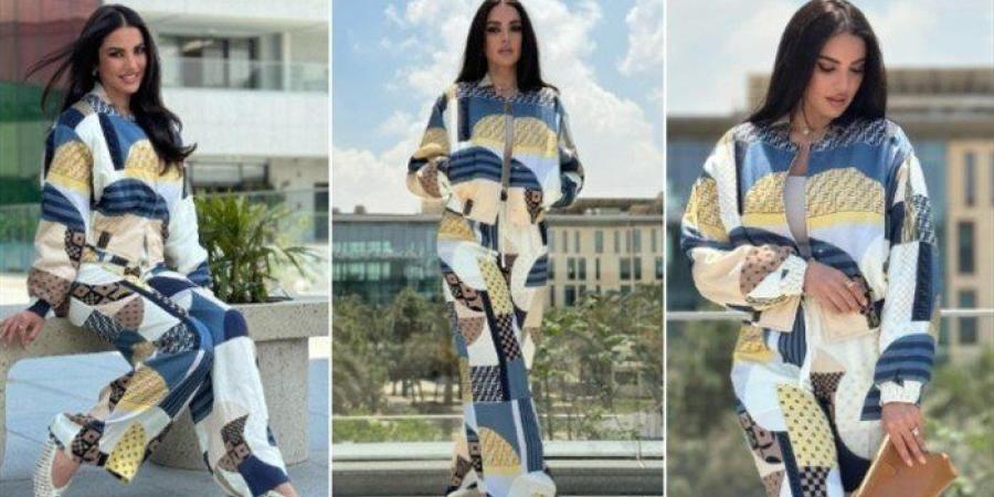 بإطلالة
      فاخرة
      من
      Fendi
      بقيمة
      تتجاوز
      نصف
      مليون
      جنيه..
      النجمة
      درة
      تخطف
      الأنظار
      بالكاجوال
      الرياضي - شوف 360 الإخباري