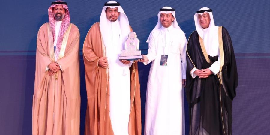 17 طالباً بالمملكة يحصدون جائزة "المستثمر الذكي الخليجي 2025" - شوف 360 الإخباري
