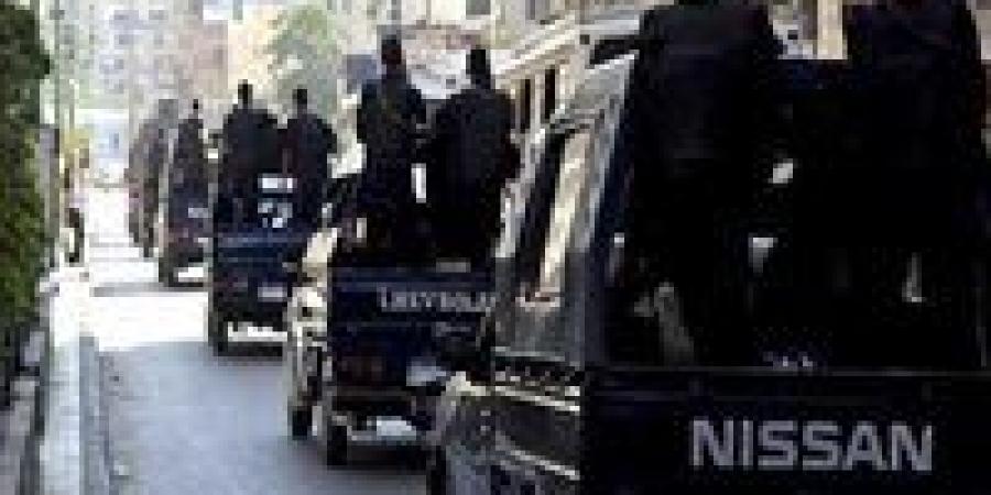 تفاصيل
      مداهمة
      مصنع
      لإنتاج
      الأعلاف
      المغشوشة
      في
      القليوبية - شوف 360 الإخباري