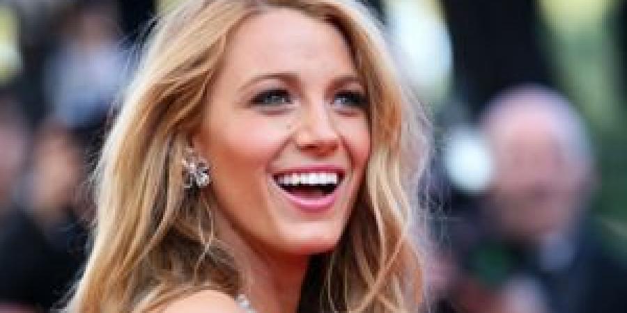 بالفيديو
      ..
      شاهد
      كيف
      ستبدو
      نساء
      هوليوود
      دون
      عمليات
      تجميل - شوف 360 الإخباري