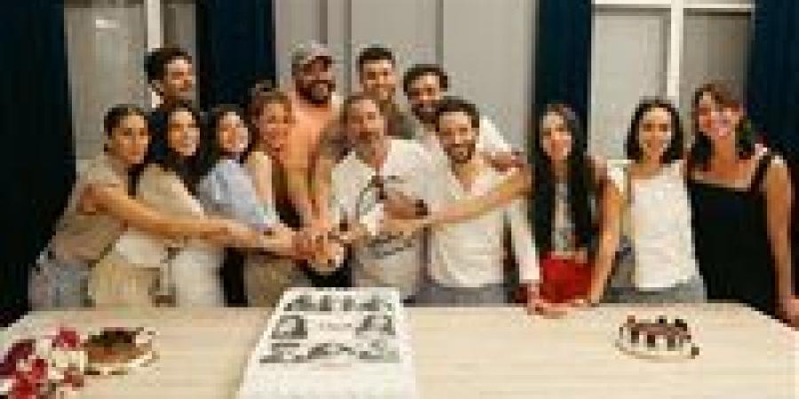 صناع
      «هيبتا
      2»
      يحتفلون
      بانتهاء
      تصوير
      الجزء
      الثاني
      من
      الفيلم - شوف 360 الإخباري