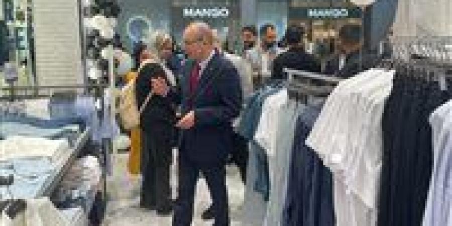 العلامات
      التركية
      تغزو
      الأسواق
      المصرية:
      Colin's
      تفتتح
      متجرها
      السادس
      عشر
      وتخطط
      للتوسع
      إلى
      50
      فرعًا - شوف 360 الإخباري