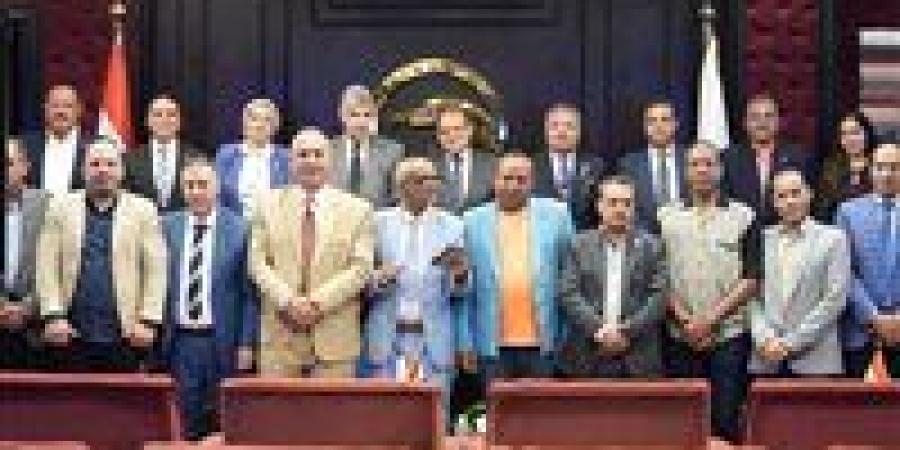 أمانة
      العمال
      المركزية
      بـ«مستقبل
      وطن»
      تنظم
      ندوة
      تعريفية
      حول
      قانون
      العمل
      الجديد - شوف 360 الإخباري