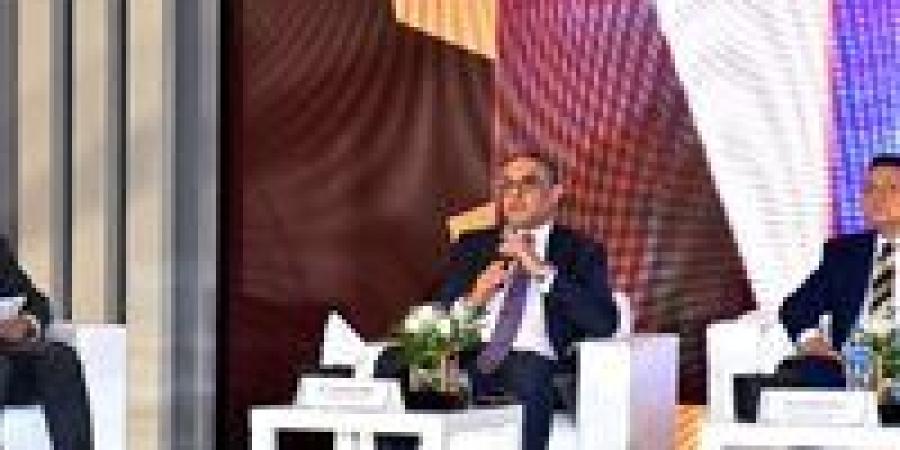 رئيس
      هيئة
      الاستثمار:
      الحكومة
      تضع
      استراتيجيات
      مستدامة
      لتعزيز
      التكامل
      الاستثماري
      والتجاري - شوف 360 الإخباري
