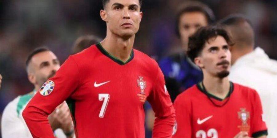 ريال
      مدريد
      يستهدف
      صديق
      رونالدو
      من
      باريس
      سان
      جيرمان
      قبل
      مونديال
      الأندية - شوف 360 الإخباري