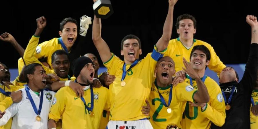 نقل لاعب منتخب البرازيل السابق إلى المستشفى بسبب حروق - شوف 360 الإخباري