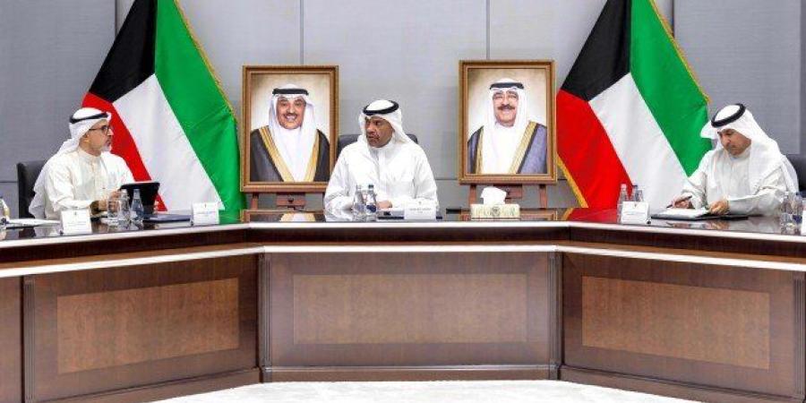 الكويت..
      اليحيا
      يبحث
      مع
      مساعديه
      سبل
      تطوير
      العمل
      الدبلوماسي
      بالوزارة - شوف 360 الإخباري