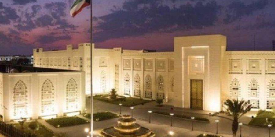 دولة
      الكويت
      تدين
      هجوما
      إرهابيا
      استهدف
      قاعدة
      عسكرية
      في
      العاصمة
      الصومالية
      مقديشو -شوف 360 الإخباري