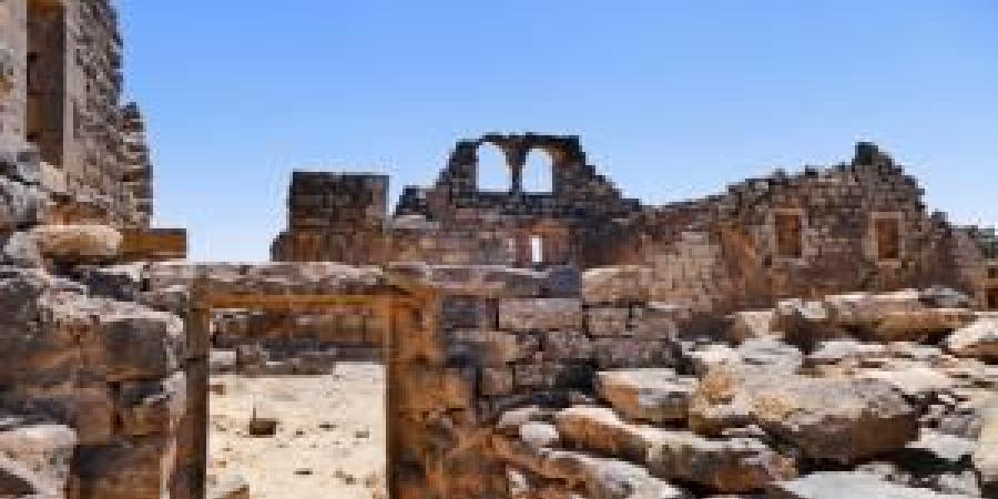 بالصدفة
      ..
      جرافة
      تصطدم
      بمبنى
      وتكشف
      آثارًا
      جديدة
      في
      أم
      الجمال - شوف 360 الإخباري