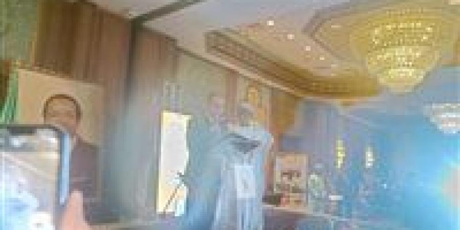 سفير
      الكاميرون
      بالقاهرة
      يشيد
      بالعلاقات
      المصرية
      الكاميرونية - شوف 360 الإخباري