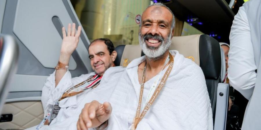 من أصل 25 ألف.. 250 حاجًا في الفوج الأول من مصر يؤدون الفريضة هذا العام - شوف 360 الإخباري