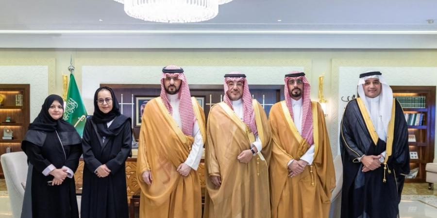 نائب أمير المنطقة الشرقية يتابع مبادرات جمعية السرطان السعودية - شوف 360 الإخباري