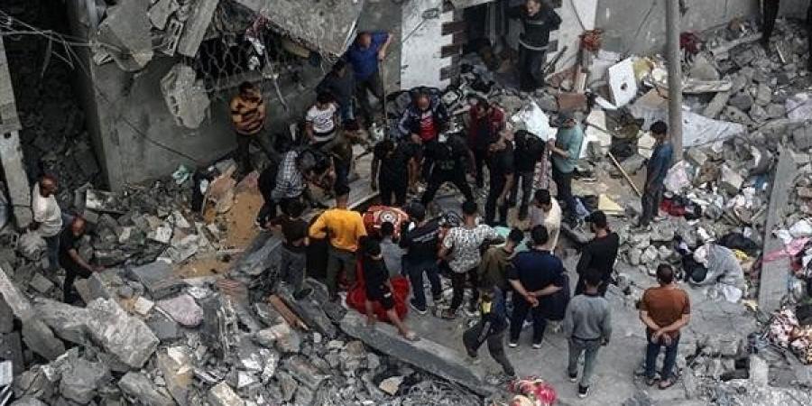 11
      شهيدا
      فلسطينيا
      بينهم
      أطفال
      من
      عائلة
      واحدة
      بقصف
      الاحتلال
      الإسرائيلي
      لمنزل
      شرق
      خان
      يونس -شوف 360 الإخباري
