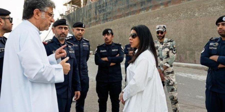 الكويت..
      نورة
      المشعان
      تتفقد
      ميناء
      الشعيبة
      خلال
      زيارة
      ميدانية
      مفاجئة - https://chof360.com/