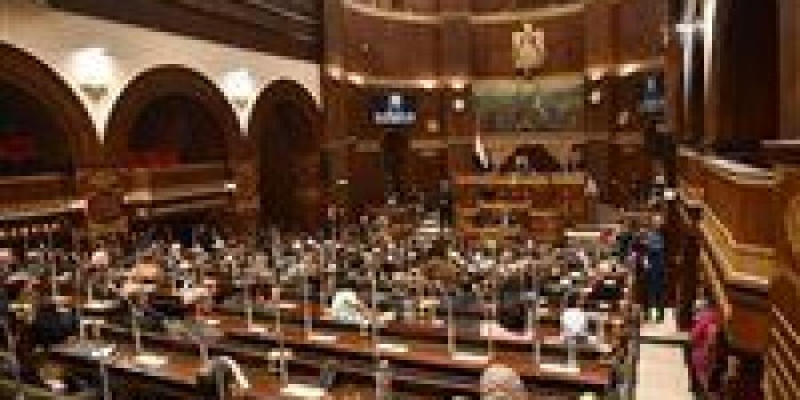 المصري
      الديمقراطي
      يرفض
      مشروع
      قانون
      الانتخابات..
      وحسام
      الخولي
      يرد:
      الأمر
      قُتل
      بحثا
      في
      الحوار
      الوطني - شوف 360 الإخباري