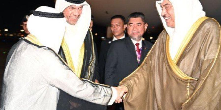 ولي
      العهد
      الكويتي
      يصل
      ماليزيا
      للمشاركة
      في
      قمم
      "آسيان
      -
      الخليج"
      و"آسيان
      -
      الصين" - شوف 360 الإخباري