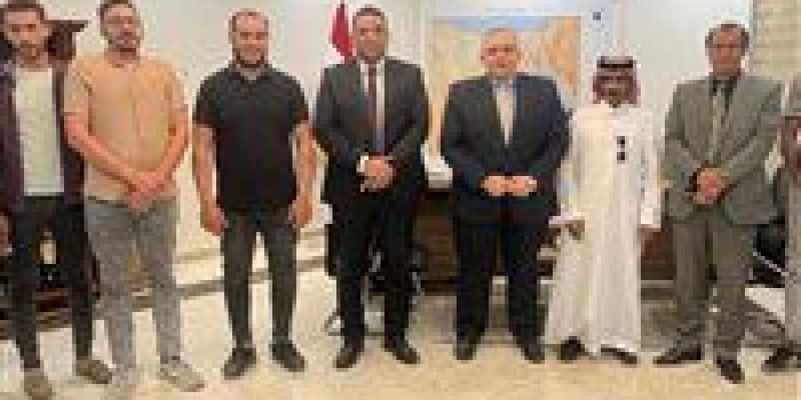 وزير
      العمل
      يعلن
      عن
      تطورات
      إيجابية
      بشأن
      عامل
      تعرض
      لتعنيف
      من
      جانب
      صاحب
      عمل
      سعودي - شوف 360 الإخباري